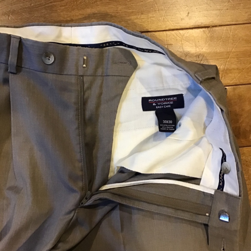 Men’s Loose Pleated Pants | 30X30 - Picture 2 of 7